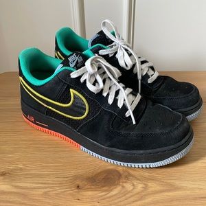 NIKE AIR FORCE 1 SIZE 8